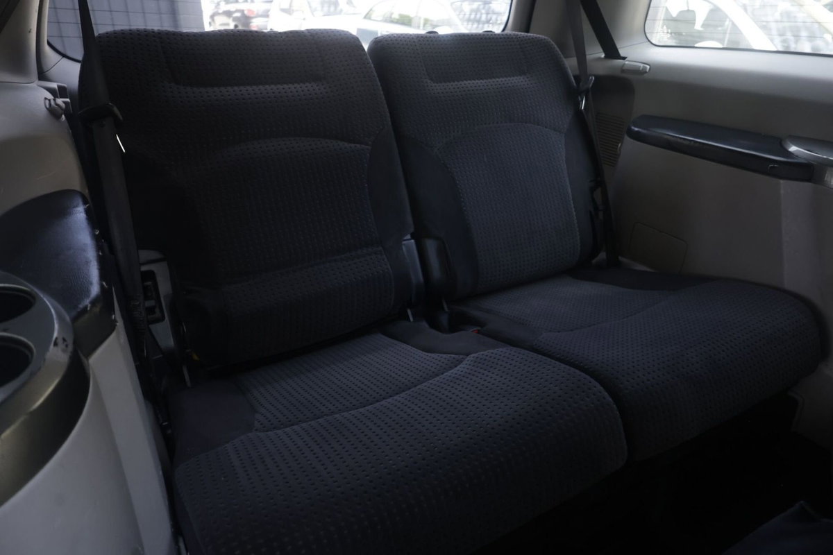Mitsubishi Grandis DI-D 7 posti Intense (20)