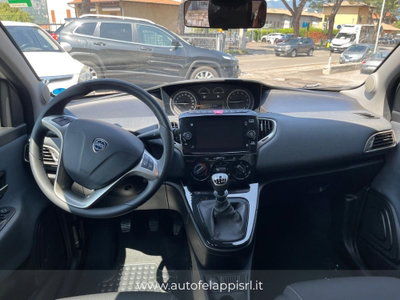 Lancia Ypsilon 1.0 FireFly 5 porte S&S Hybrid Ecochic Gold (11)
