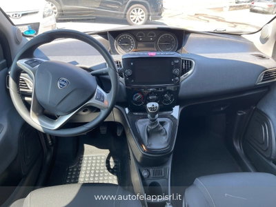 Lancia Ypsilon 1.0 FireFly 5 porte S&S Hybrid Ecochic Gold (12)
