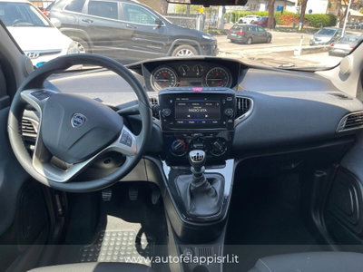 Lancia Ypsilon 1.0 FireFly 5 porte S&S Hybrid Ecochic Gold (15)