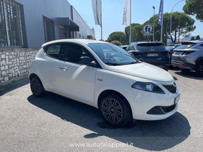 Lancia Ypsilon 1.0 FireFly 5 porte S&S Hybrid Ecochic Gold (2)