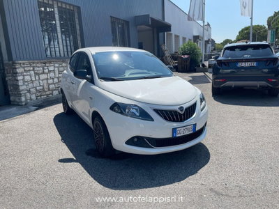 Lancia Ypsilon 1.0 FireFly 5 porte S&S Hybrid Ecochic Gold (3)
