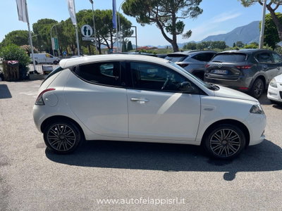 Lancia Ypsilon 1.0 FireFly 5 porte S&S Hybrid Ecochic Gold (4)
