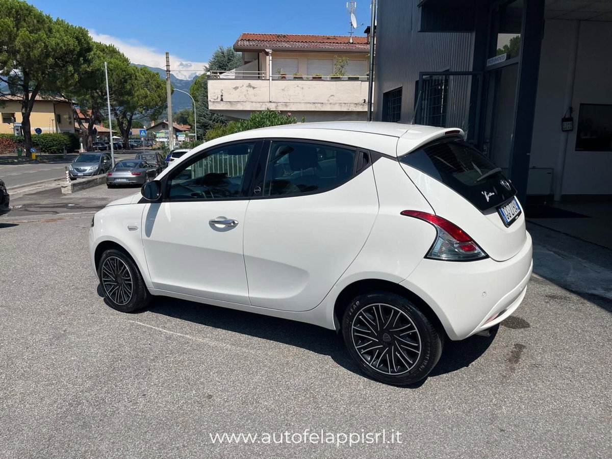 Lancia Ypsilon 1.0 FireFly 5 porte S&S Hybrid Ecochic Gold (7)
