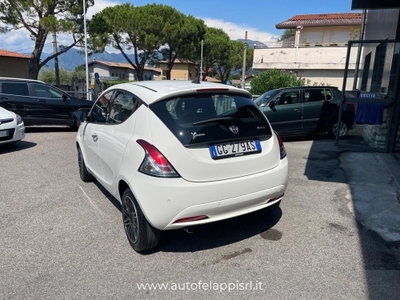 Lancia Ypsilon 1.0 FireFly 5 porte S&S Hybrid Ecochic Gold (8)
