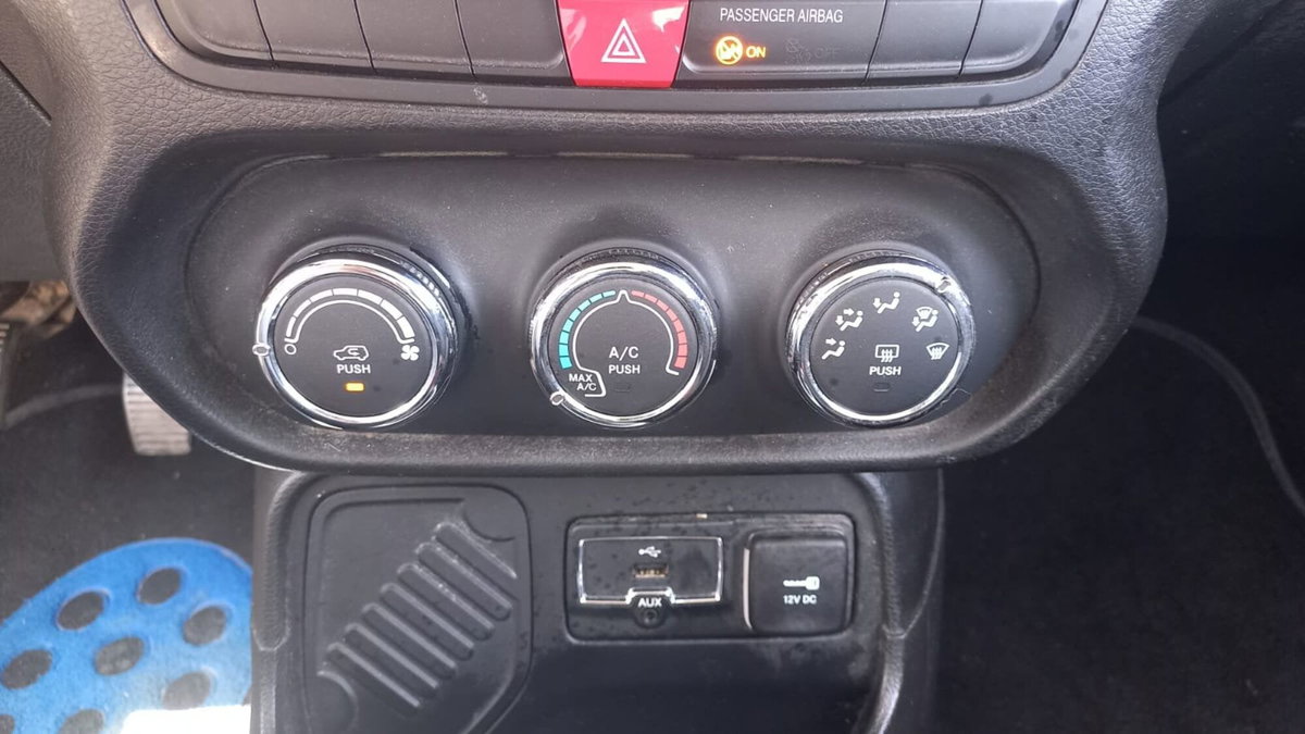 Jeep Renegade 1.6 Mjt Sport (11)