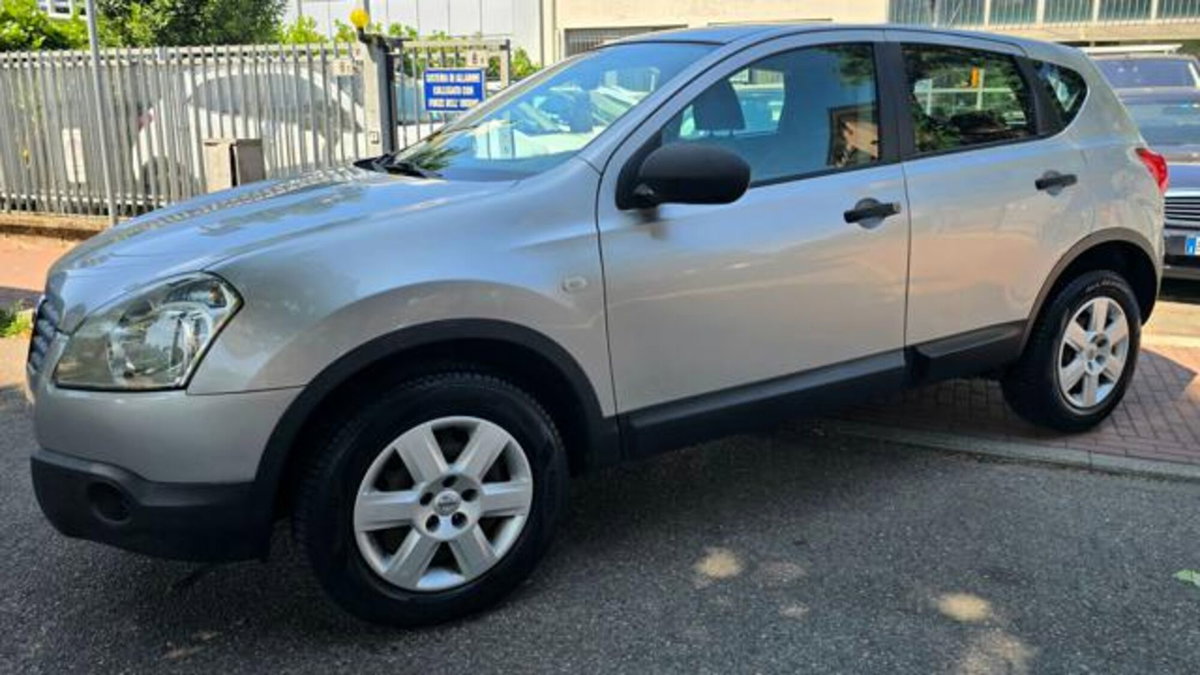 Nissan Qashqai 1.6 16V Tekna (2)