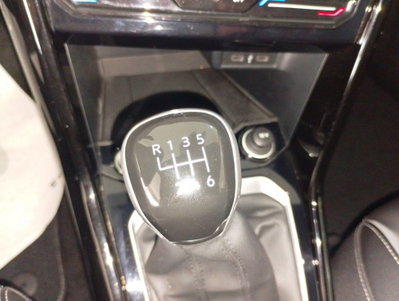 Volkswagen T-Roc 1.0 TSI R-Line (18)