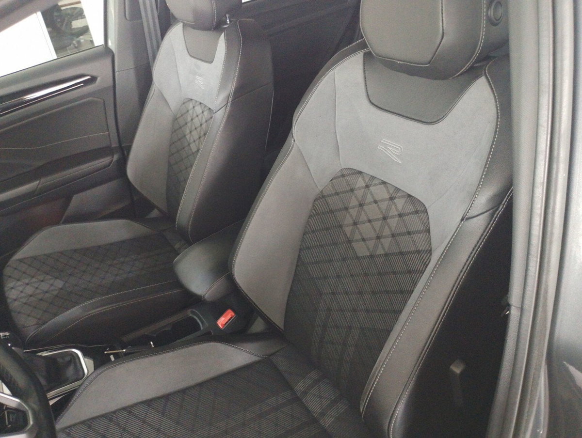 Volkswagen T-Roc 1.0 TSI R-Line (19)