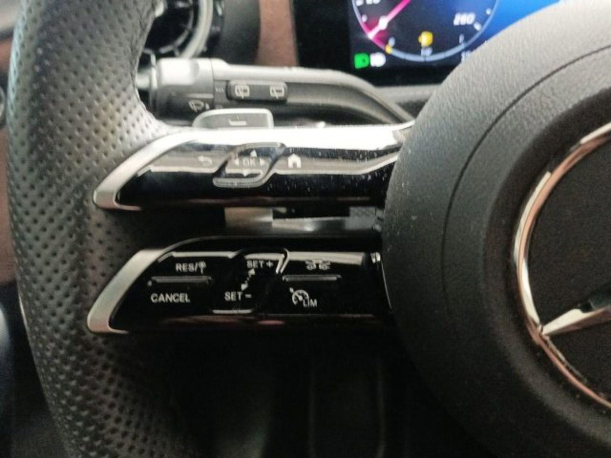 Mercedes-Benz Classe A Sedan 180 AMG Line Premium Plus auto (12)