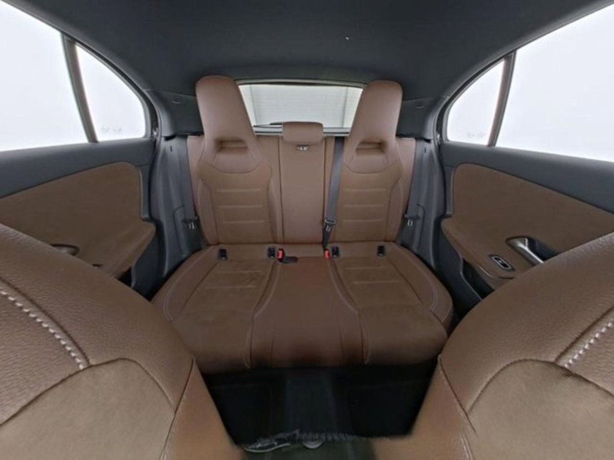 Mercedes-Benz Classe A Sedan 180 AMG Line Premium Plus auto (9)