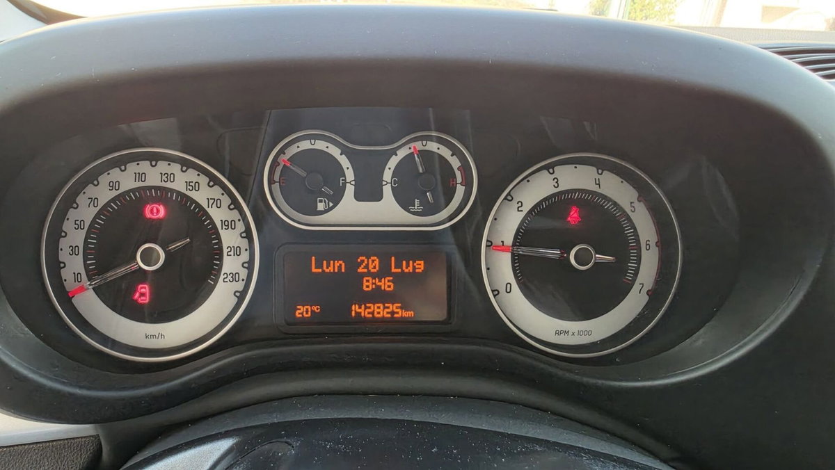 Fiat 500L 1.3 Multijet 95 CV Dualogic Lounge (18)