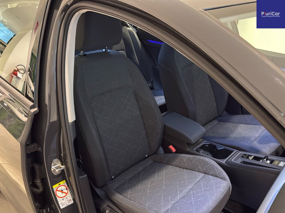 Volkswagen Golf 1.5 TGI DSG Style (5)