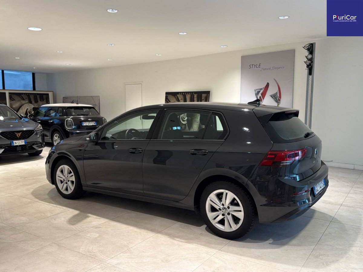 Volkswagen Golf 1.5 TGI DSG Style (6)