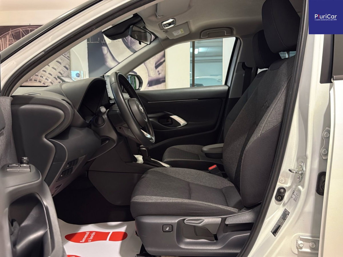 Toyota Yaris Cross 1.5h GR Sport Black Sky fwd 116cv e-cvt (20)