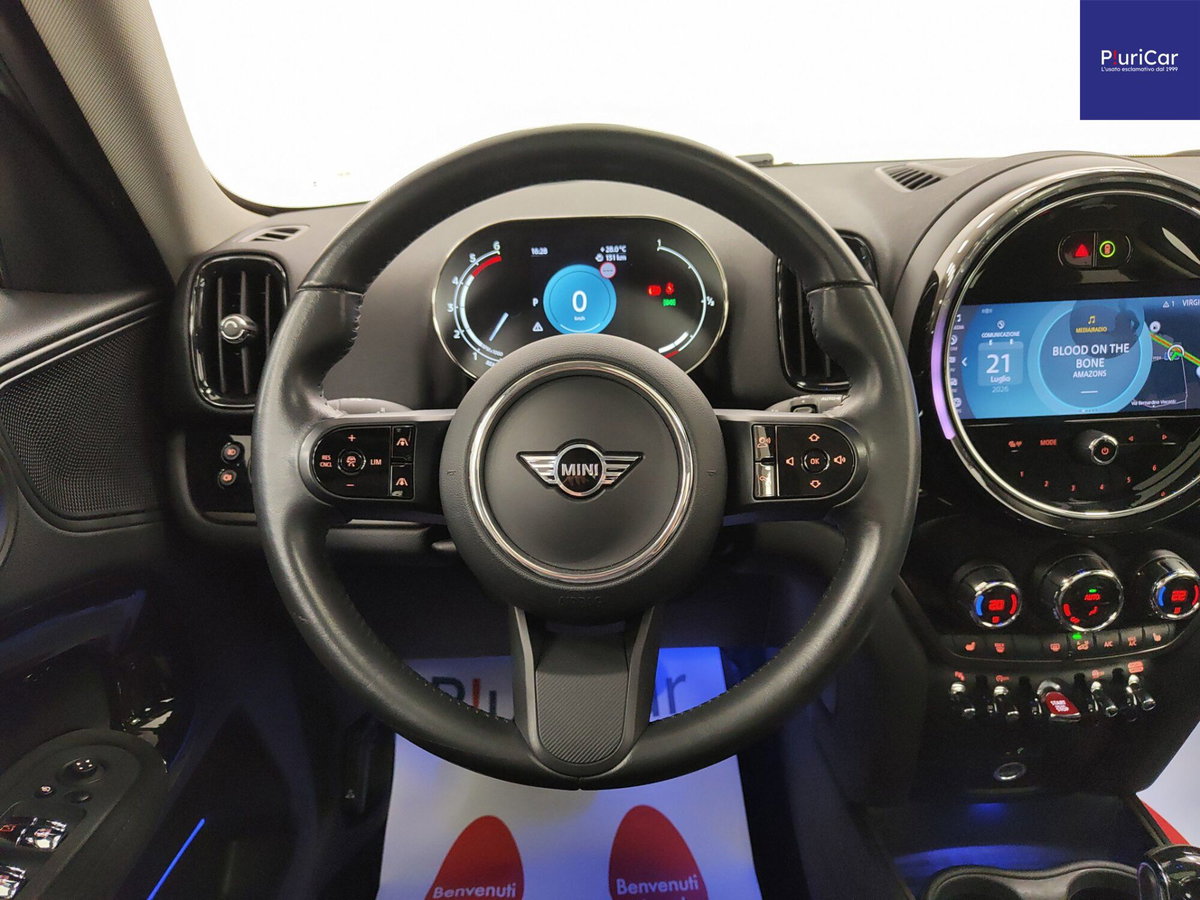 MINI Mini Countryman 2.0 Cooper D Essential Countryman (17)