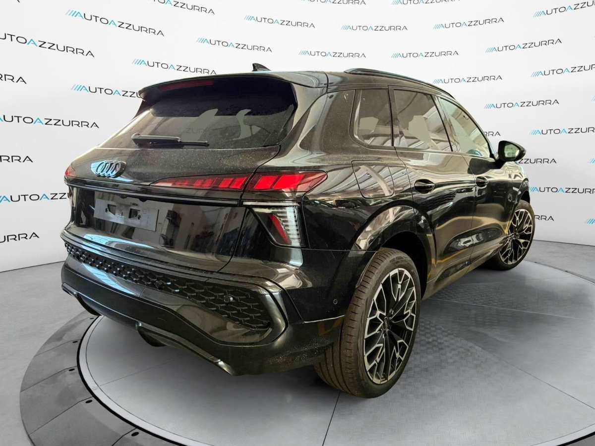 Audi Q3 2.0 TDI 150 CV S tronic S line Edition (2)