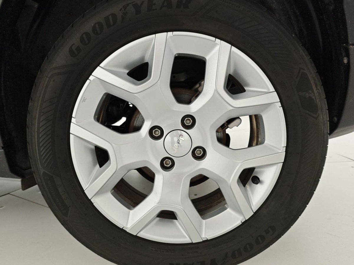 Jeep Avenger 1.2 turbo Altitude fwd 100cv (8)