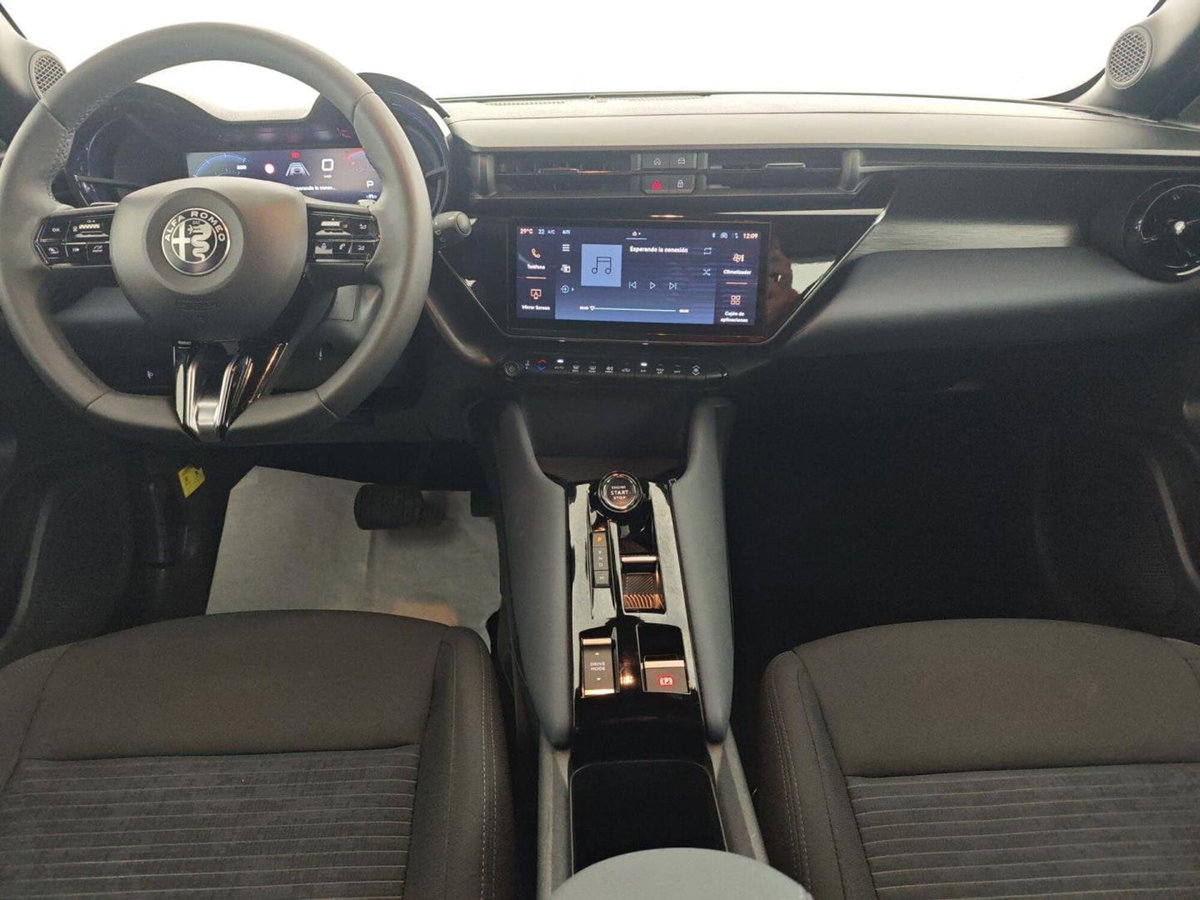 Alfa Romeo Junior 1.2 ibrida 145cv edct6 (18)