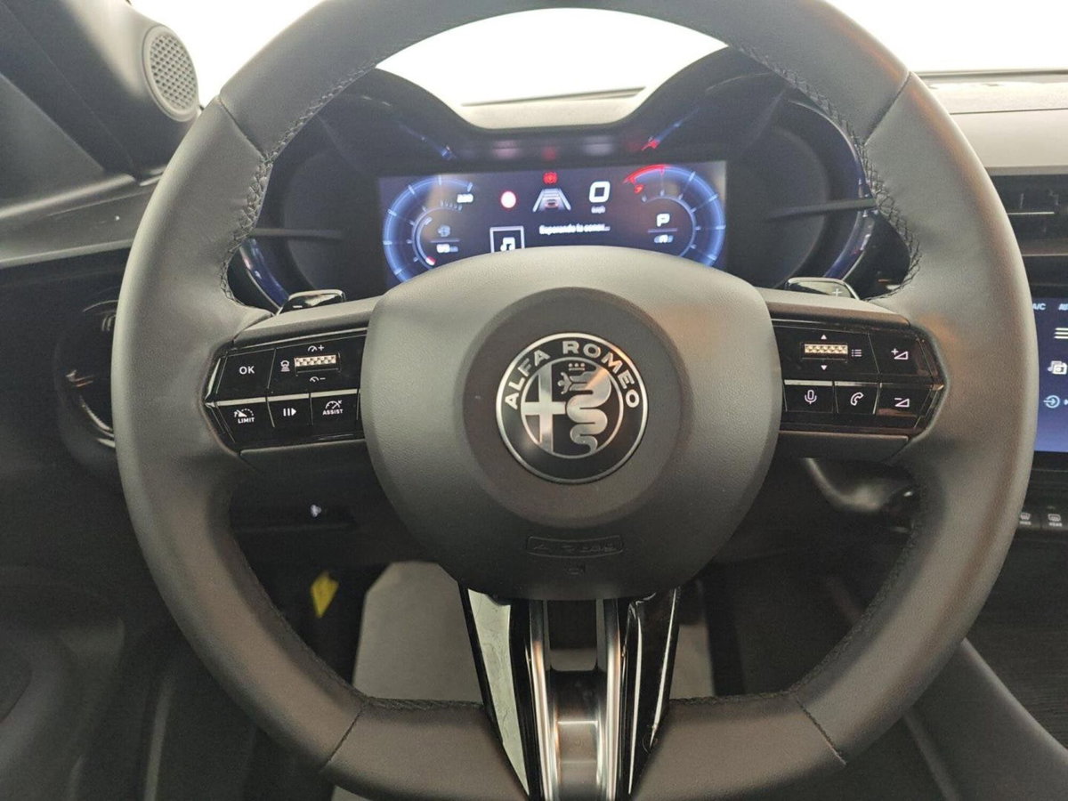 Alfa Romeo Junior 1.2 ibrida 145cv edct6 (19)