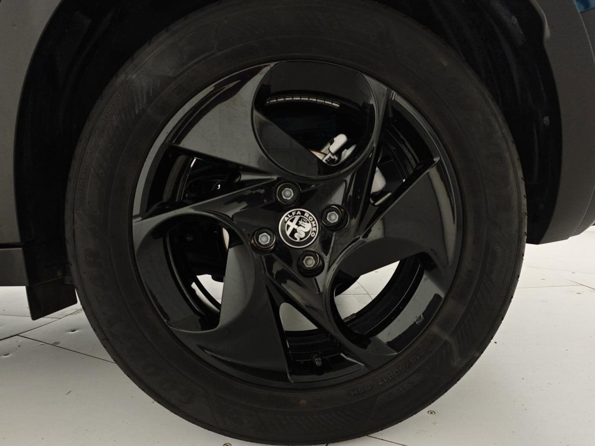 Alfa Romeo Junior 1.2 ibrida 145cv edct6 (8)