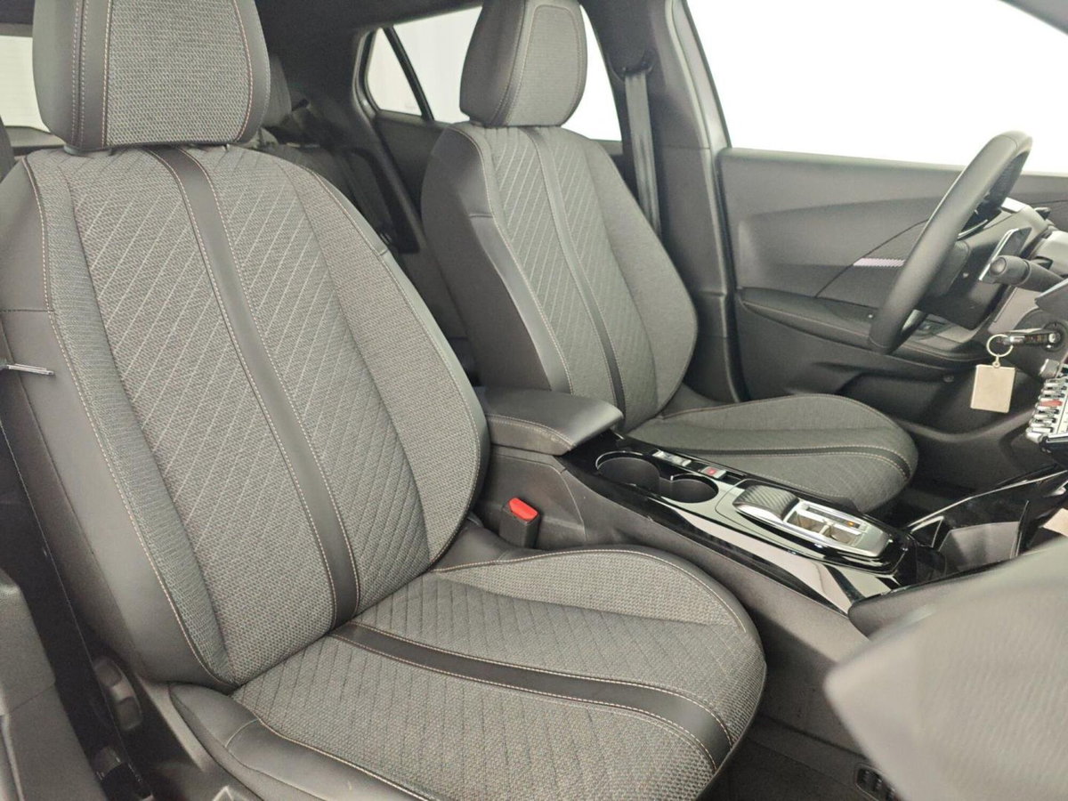 Peugeot 2008 1.2 hybrid Allure 145cv e-dcs6 (14)