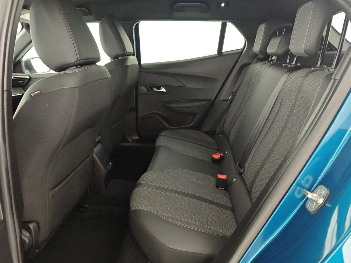 Peugeot 2008 1.2 hybrid Allure 145cv e-dcs6 (11)