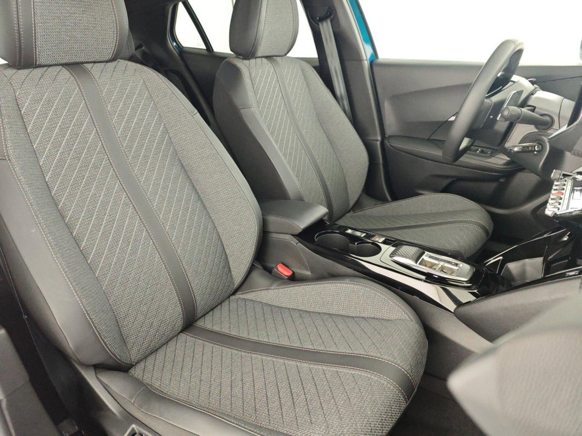 Peugeot 2008 1.2 hybrid Allure 145cv e-dcs6 (13)