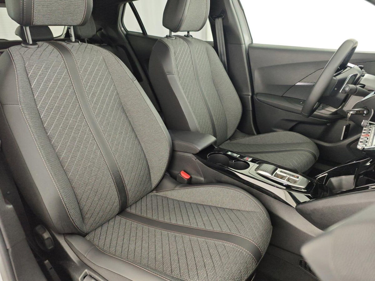 Peugeot 2008 1.2 hybrid Allure 145cv e-dcs6 (14)