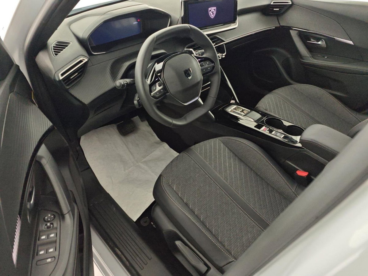 Peugeot 2008 1.2 hybrid Allure 145cv e-dcs6 (9)