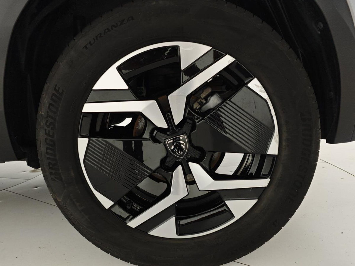 Peugeot 2008 1.2 hybrid Allure 145cv e-dcs6 (8)