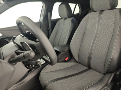 Peugeot 2008 1.2 hybrid Allure 145cv e-dcs6 (11)