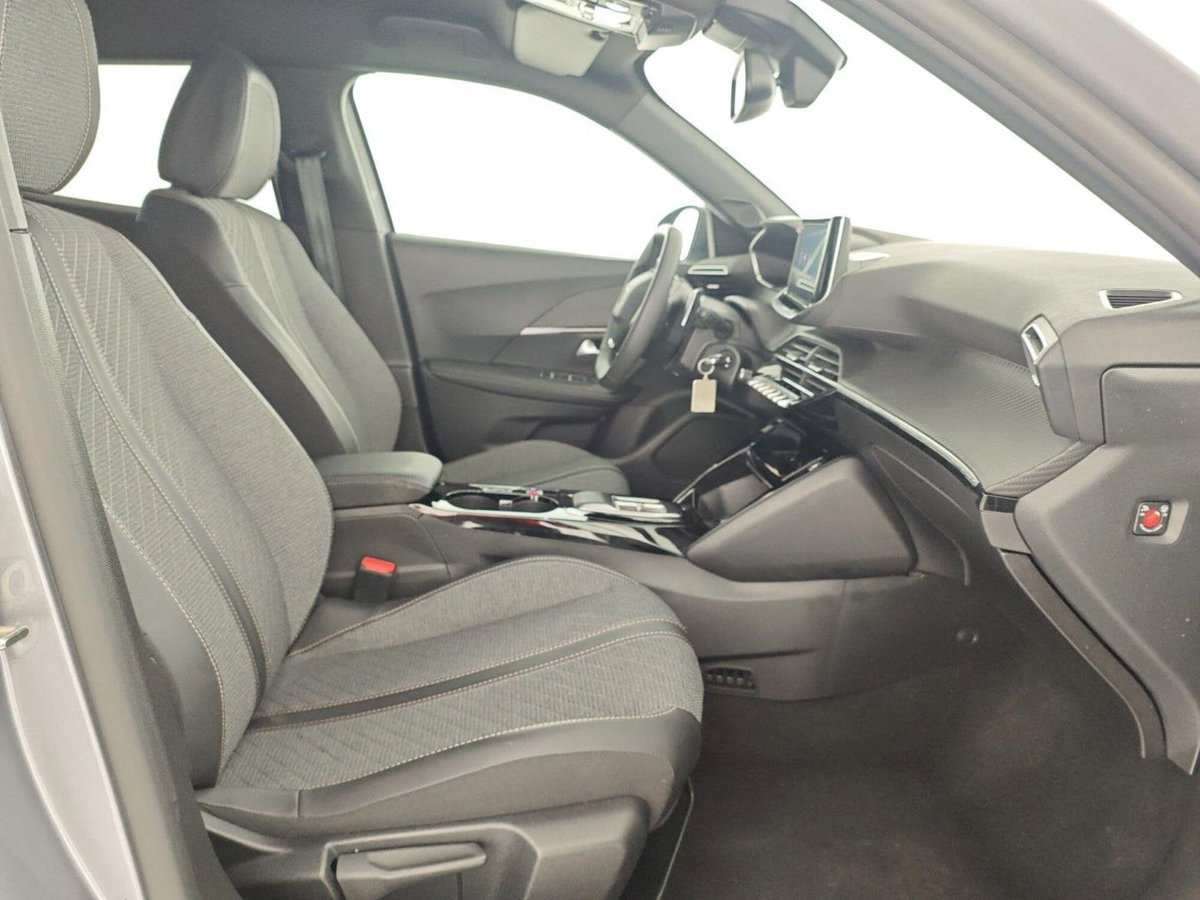 Peugeot 2008 1.2 hybrid Allure 145cv e-dcs6 (13)