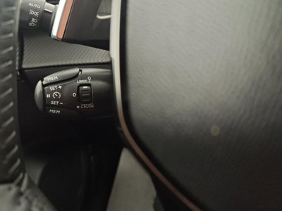 Peugeot 2008 1.2 hybrid Allure 145cv e-dcs6 (18)