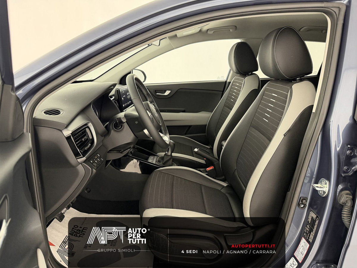 Kia Stonic 1.0 t-gdi mhev Black Edition 100cv mt (18)