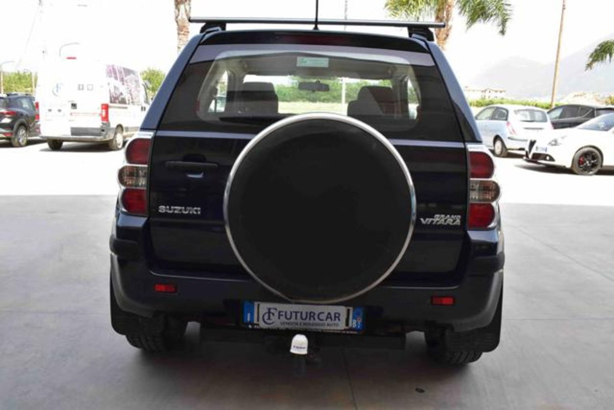 Suzuki Grand Vitara 1.9 DDiS 3 porte Offroad (14)