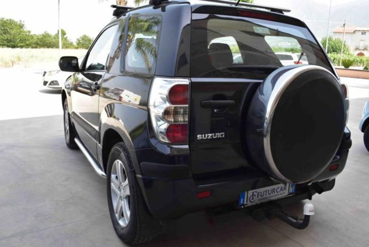 Suzuki Grand Vitara 1.9 DDiS 3 porte Offroad (16)