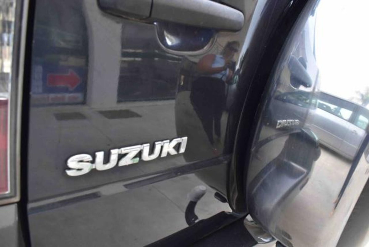 Suzuki Grand Vitara 1.9 DDiS 3 porte Offroad (17)