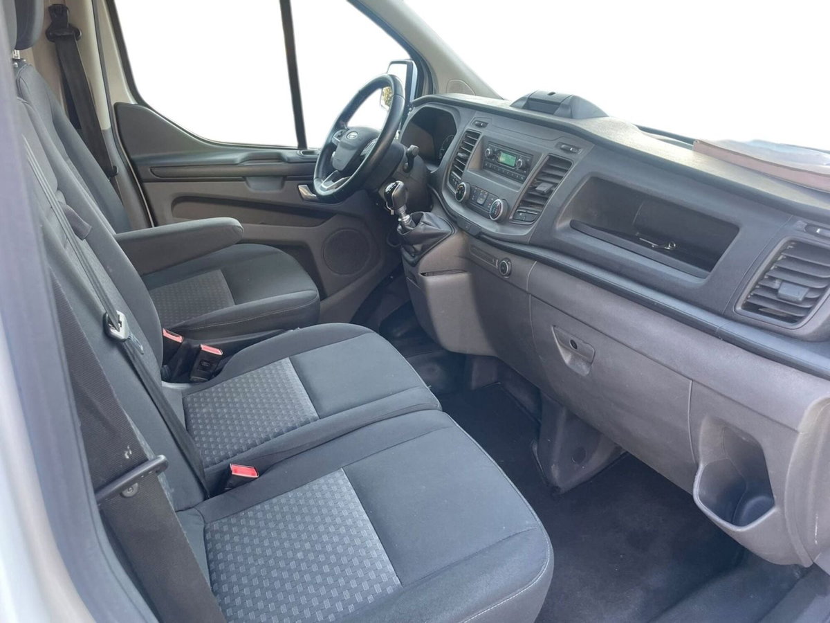 Ford E-Transit Custom Furgone e Transit custom V710 320 64kWh 218cv Trend L2H1 d.cab (6)
