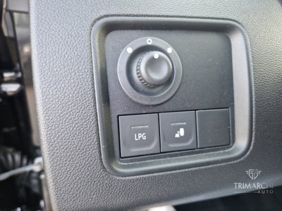 Dacia Duster 1.0 TCe 100 CV ECO-G 4x2 Prestige (18)