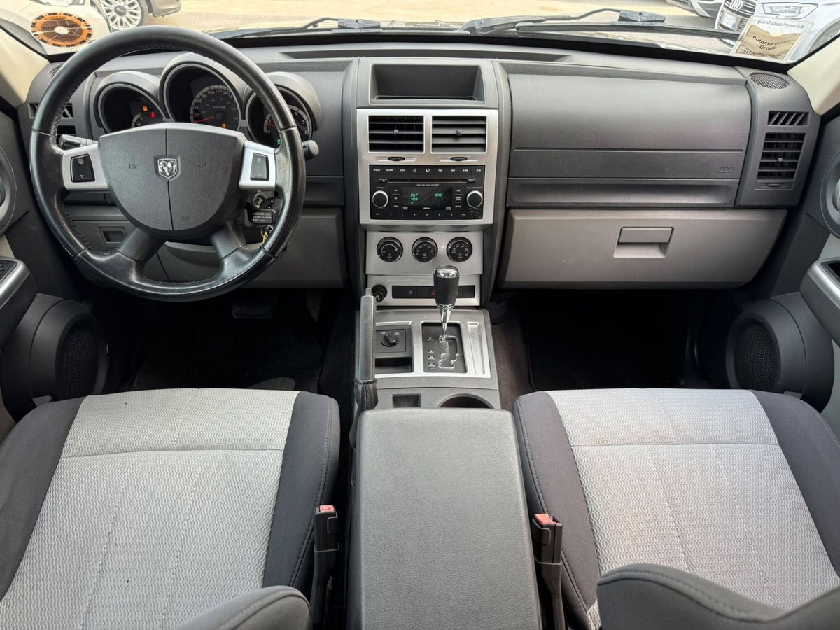 Dodge Nitro 2.8 CRD DPF SE 4WD Auto (12)