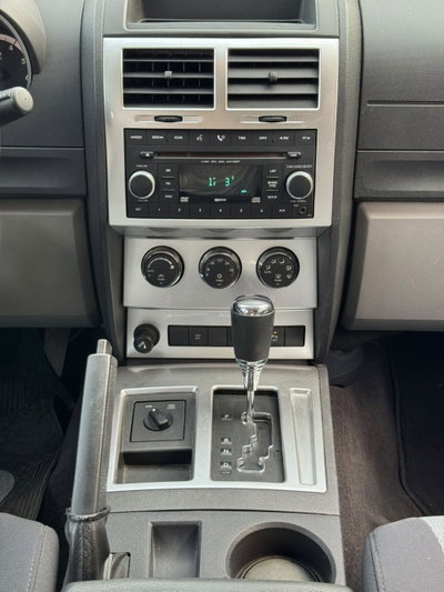 Dodge Nitro 2.8 CRD DPF SE 4WD Auto (13)