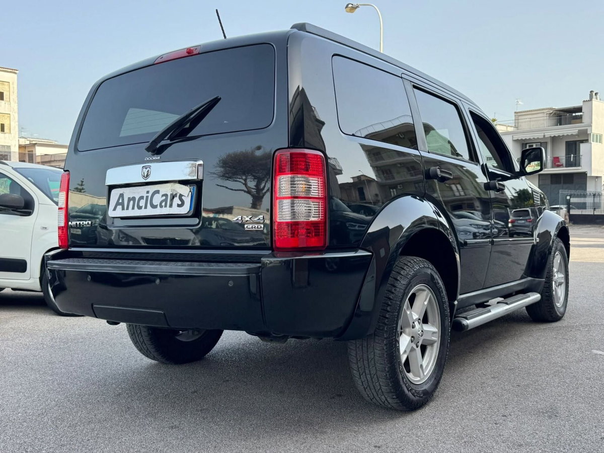 Dodge Nitro 2.8 CRD DPF SE 4WD Auto (16)
