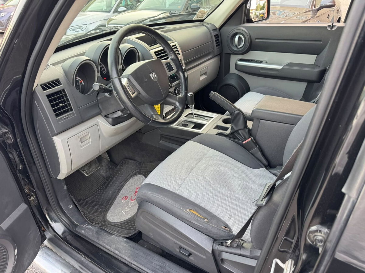 Dodge Nitro 2.8 CRD DPF SE 4WD Auto (5)