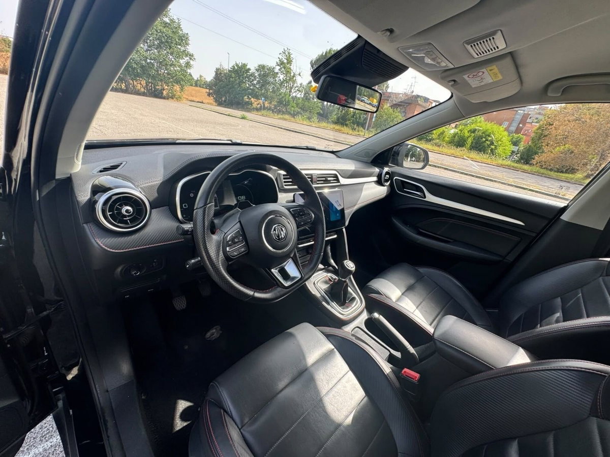 Mg ZS ZS 1.5 Luxury (11)