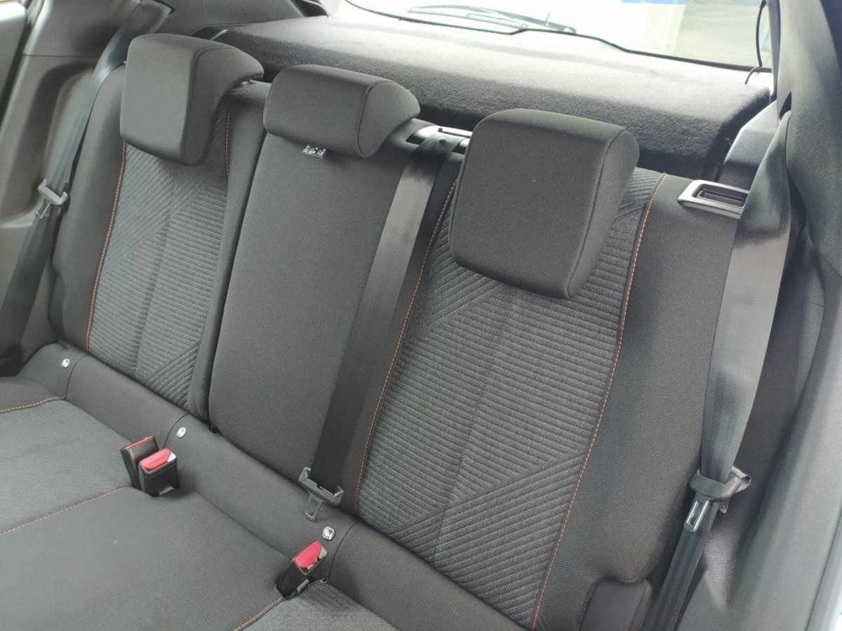 Peugeot 2008 1.2 puretech Style s&s 100cv (10)