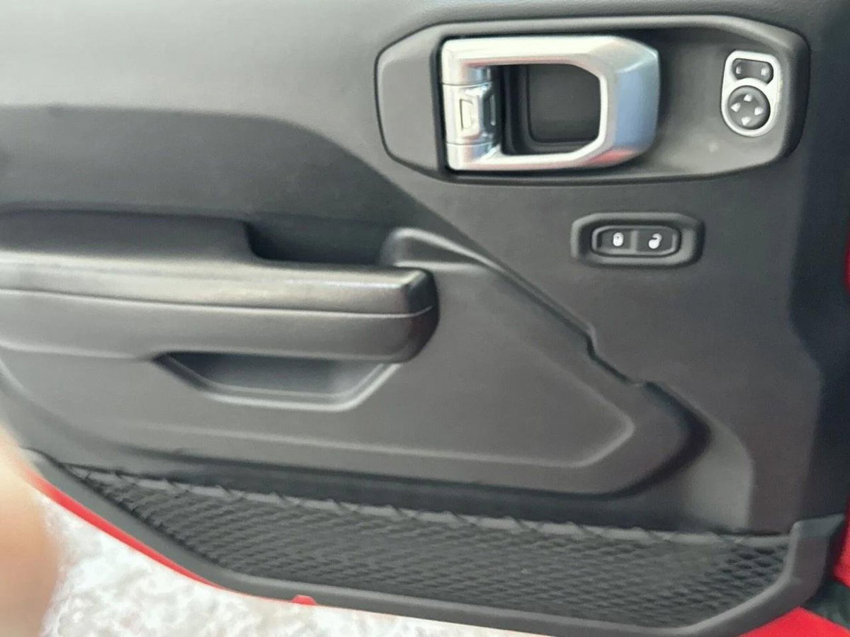 Jeep Wrangler 2.8 CRD DPF Cabrio Auto (12)