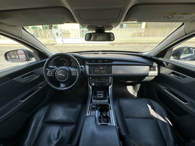 Jaguar XF 2.0 D 180 CV aut. Portfolio (10)