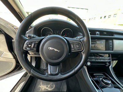 Jaguar XF 2.0 D 180 CV aut. Portfolio (8)