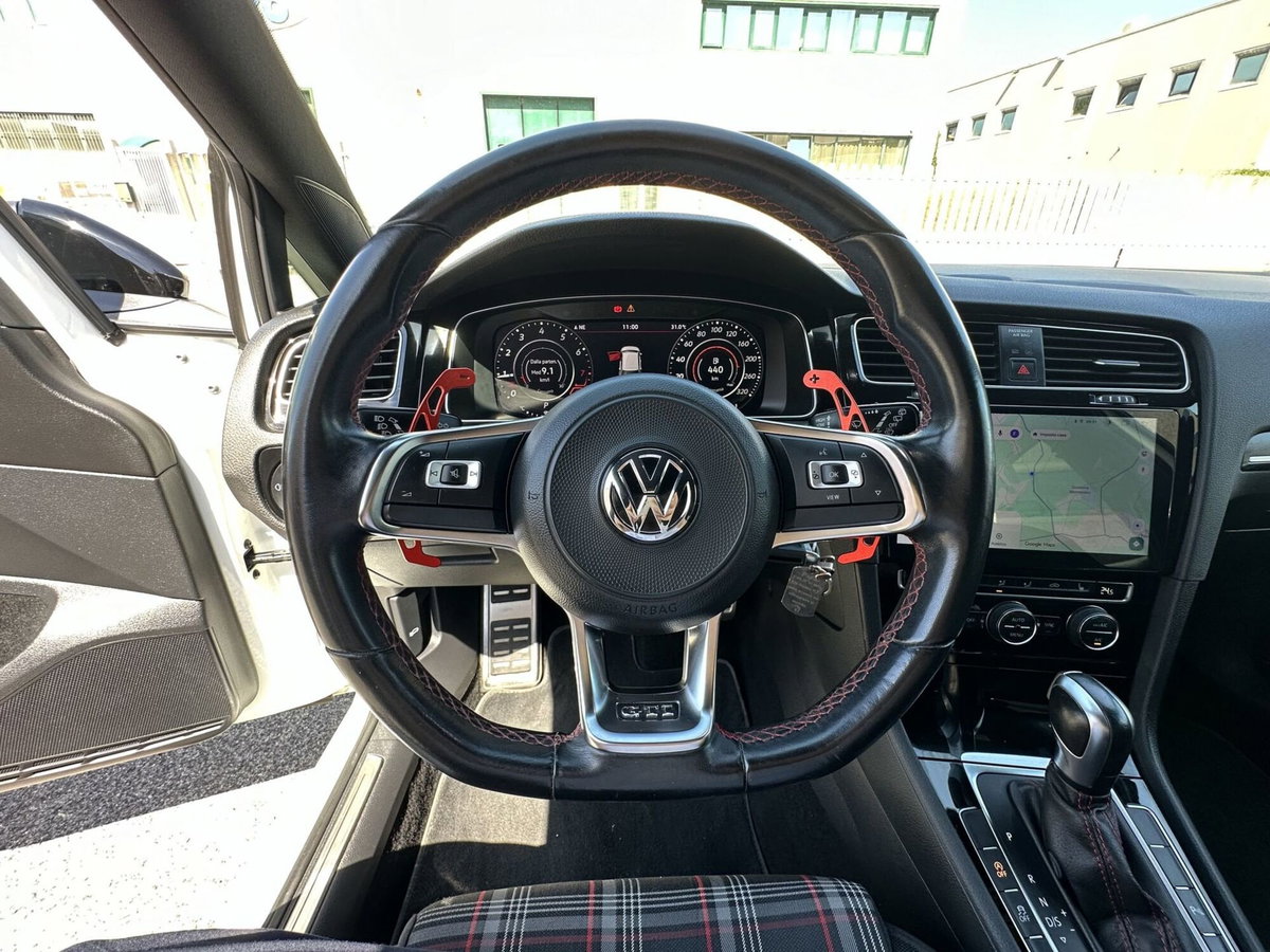 Volkswagen Golf GTI Performance 2.0 245 CV TSI DSG 5p. BMT (9)